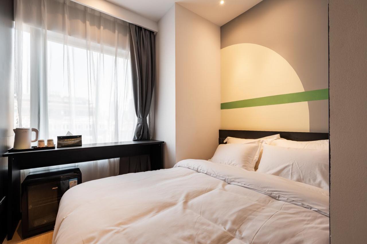 Dayin International Youth Hostel - Near East Nanjing Road & People'S Square & The Bund -Large Social Area -Bar -Cafe -Gym -Free Laundry Luggage Storage -24H Front Desk -English Service Shanghai Exterior photo