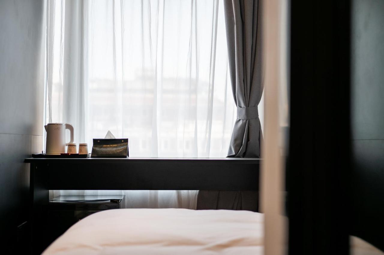 Dayin International Youth Hostel - Near East Nanjing Road & People'S Square & The Bund -Large Social Area -Bar -Cafe -Gym -Free Laundry Luggage Storage -24H Front Desk -English Service Shanghai Exterior photo